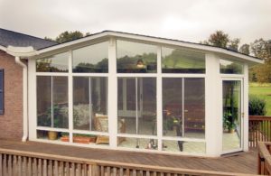 What Are the Advantages of a Prefabricated Sunroom?
